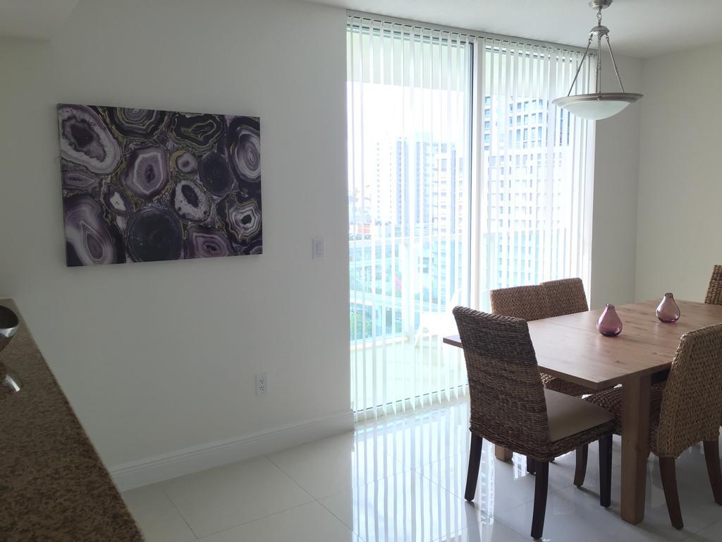 Lyx Suites At One Broadway In Brickell Miami Exterior foto